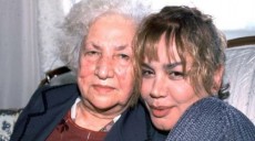 Sezen Aksu annesi üç gündür yoğun bakımda